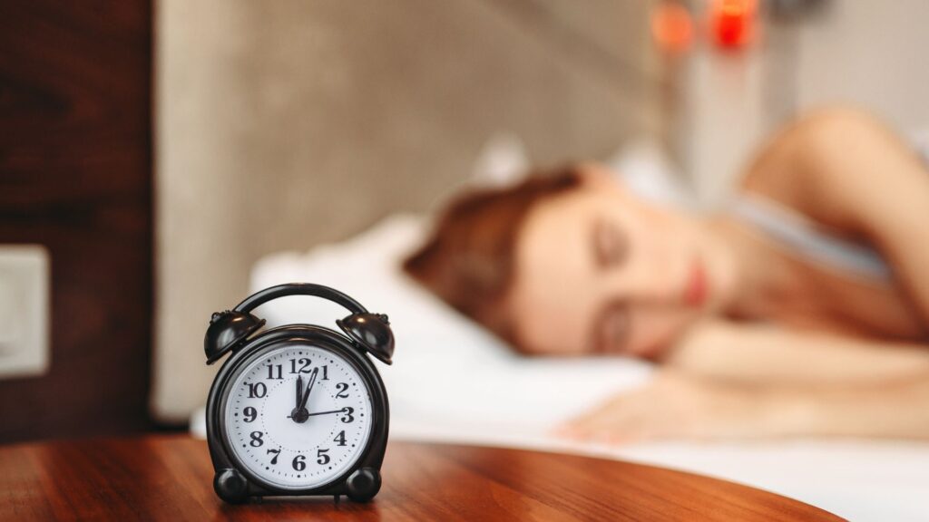 La dupla para un sueño reparador: una cena ligera y aceite CBD