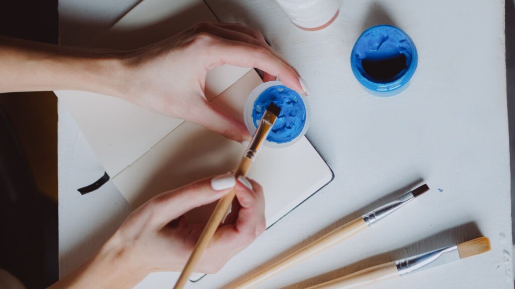 Complementa tu terapia CBD con arte